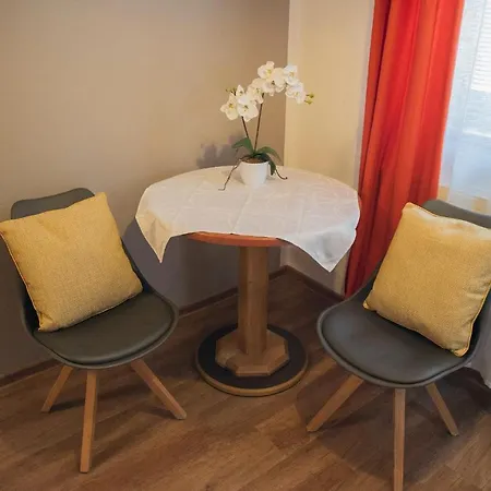 U Tri Lip Guest house Hevlin