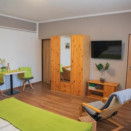 U Tri Lip Hevlín