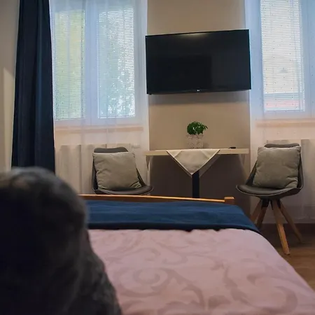 U Tri Lip * Hevlín