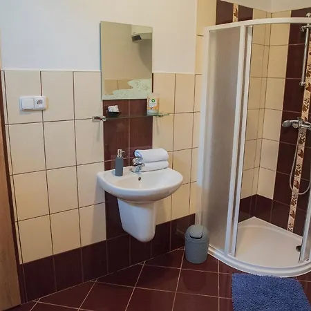U Tri Lip * Hevlín